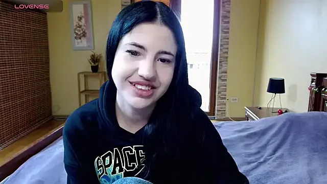CarmelaAnthony – webcam model profile photo Image 2