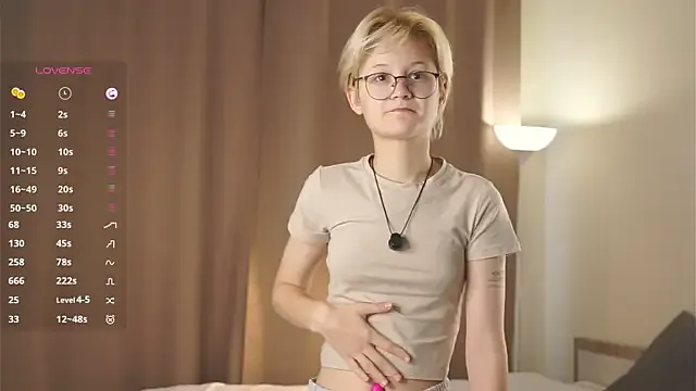 mismialove – webcam model profile photo Image 9