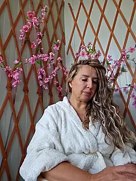 Lusty_Rose01 – webcam model profile photo Image 13