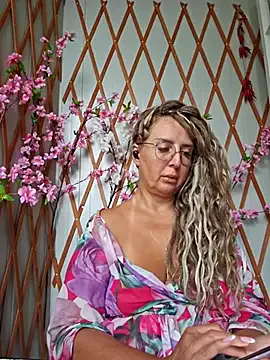 Lusty_Rose01 – webcam model profile photo Image 17