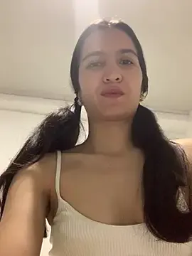 RoomExotic11 – webcam model profile photo Image 2