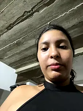 EmiliaCatalina – webcam model profile photo Image 11