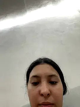 EmiliaCatalina – webcam model profile photo Image 9