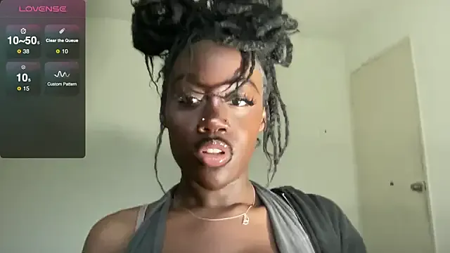 MerlyG – webcam model profile photo Image 12