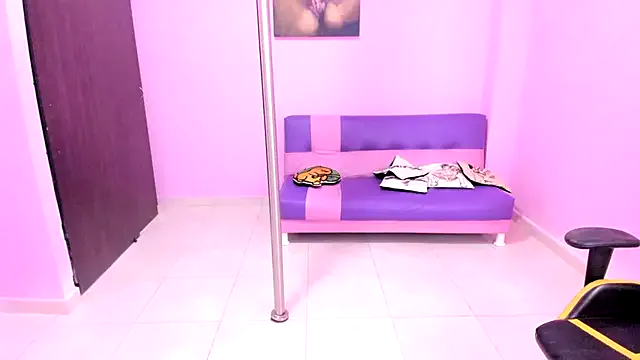 DoriDeluxe66 – webcam model profile photo Image 9