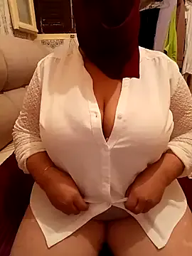 priya_sharma02 – webcam model profile photo Image 11