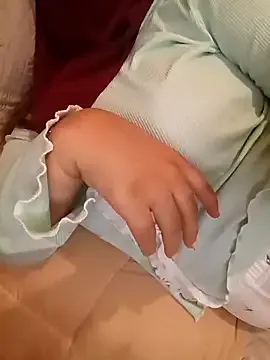 priya_sharma02 – webcam model profile photo Image 5