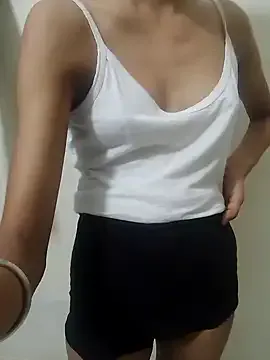 Meenaksi-singh Image 2
