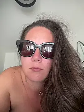 jacques_season – webcam model profile photo Image 10