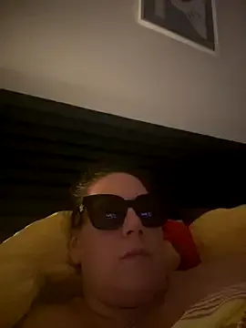 jacques_season – webcam model profile photo Image 11