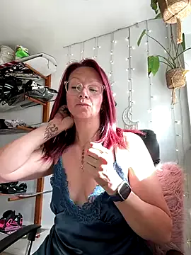 JuicyFruits93 – webcam model profile photo Image 3