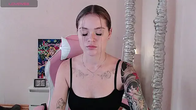 yononeey – webcam model profile photo Image 4