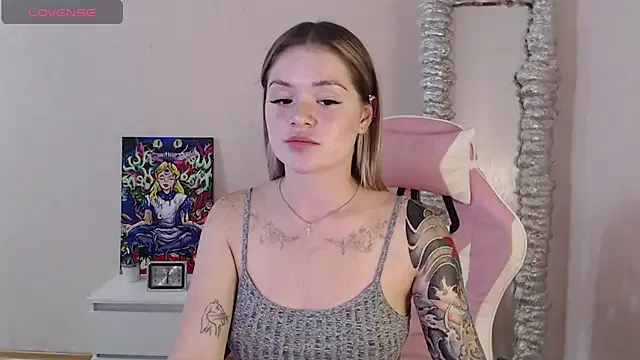 yononeey – webcam model profile photo Image 5