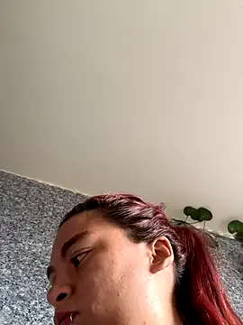 L_Sofia – webcam model profile photo Image 8