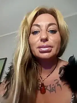 _Alice_1 – webcam model profile photo Image 19