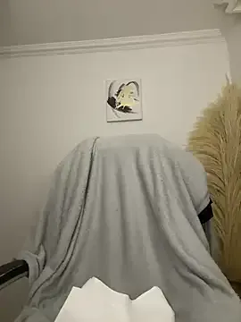 priya_sharma02 – webcam model profile photo Image 4