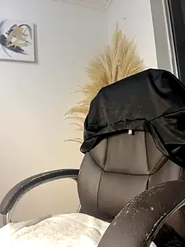 priya_sharma02 – webcam model profile photo Image 5