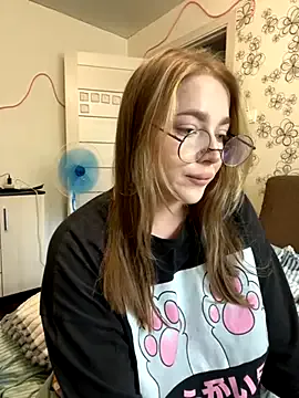 bitchyfarrah_moores – webcam model profile photo Image 6
