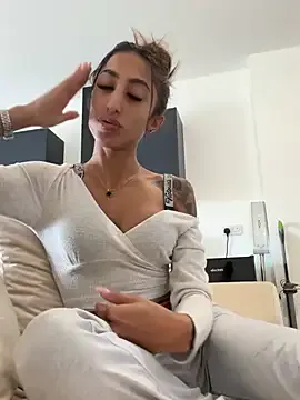 MilaRaee Image 6