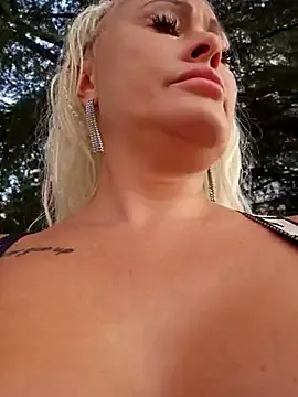 Alice-777 – webcam model profile photo Image 7