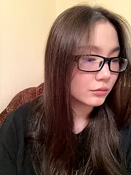 MilaBee – webcam model profile photo Image 18