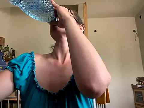 Milky_hairy_mommy Image 2