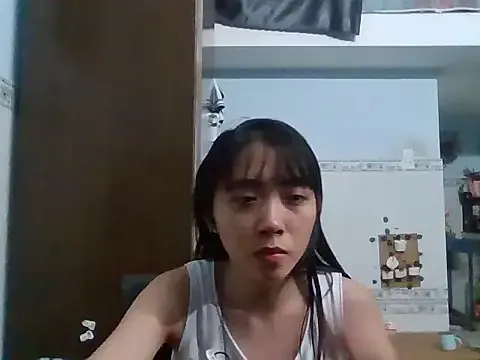 Yui-Ch06 – webcam model profile photo Image 8