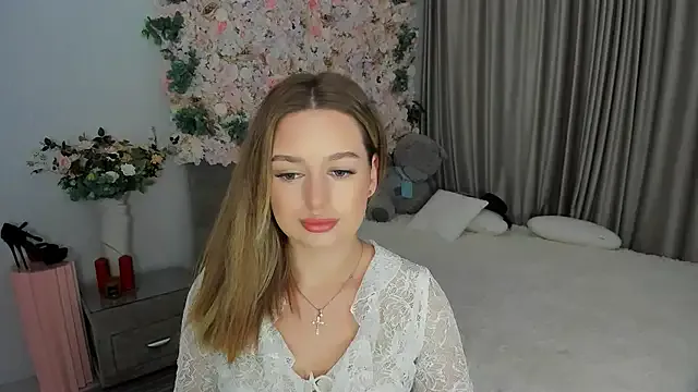 CloudyMist – webcam model profile photo Image 17