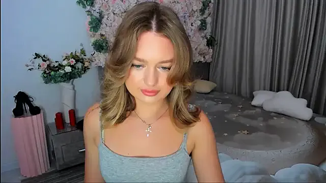 CloudyMist – webcam model profile photo Image 5