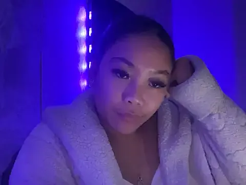 husa_Malikaa – webcam model profile photo Image 2