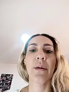 CaseyCumFace – webcam model profile photo Image 3