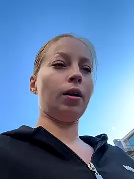 Tatoo_girl – webcam model profile photo Image 5