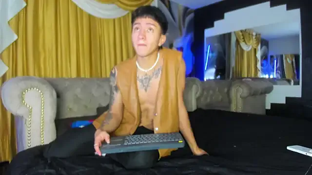 smiley_telugu – webcam model profile photo Image 4