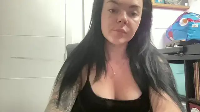 White_world – webcam model profile photo Image 6