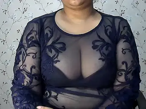 Camwithchlox – webcam model profile photo Image 15