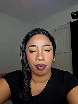 emyliveshow – webcam model profile photo Image 12