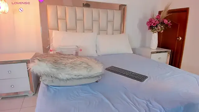 queen_kitty1818 – webcam model profile photo Image 7