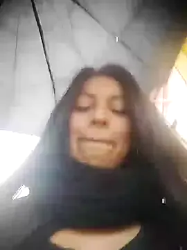 husa_Malikaa – webcam model profile photo Image 11