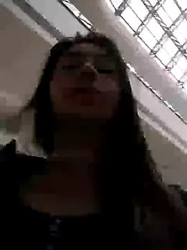 husa_Malikaa – webcam model profile photo Image 5