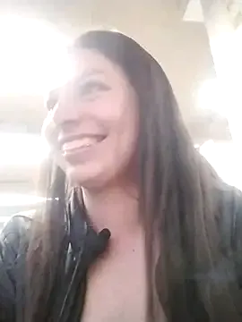 husa_Malikaa – webcam model profile photo Image 7