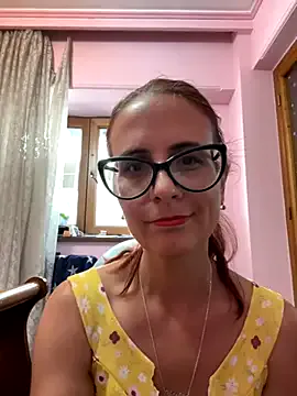 Love_bitess – webcam model profile photo Image 2