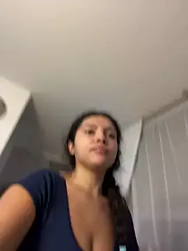 LiliBanger – webcam model profile photo Image 6