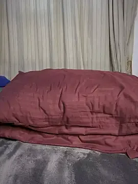 raen001 – webcam model profile photo Image 2