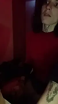 maki-ayy – webcam model profile photo Image 5