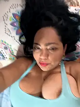 roouse – webcam model profile photo Image 12