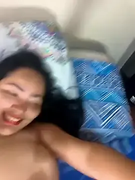 roouse – webcam model profile photo Image 2