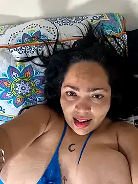 roouse – webcam model profile photo Image 3