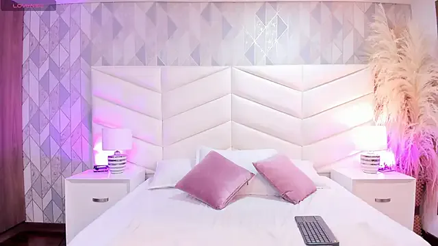 LunarAngel_ – webcam model profile photo Image 9