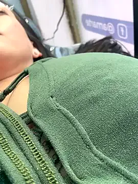 CurvyJules69 – webcam model profile photo Image 10