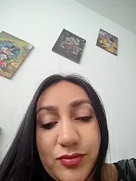 CurvyJules69 – webcam model profile photo Image 3